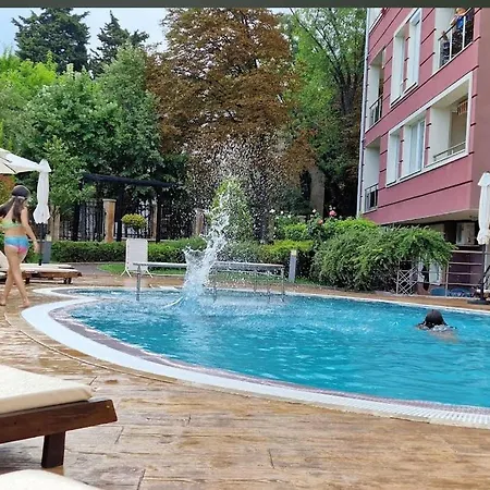 Апартамент Равда Apartament *