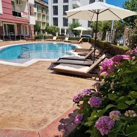 Апартамент Равда Apartament